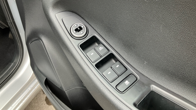 Hyundai i20 1.2 MPi SE 5dr Petrol Hatchback